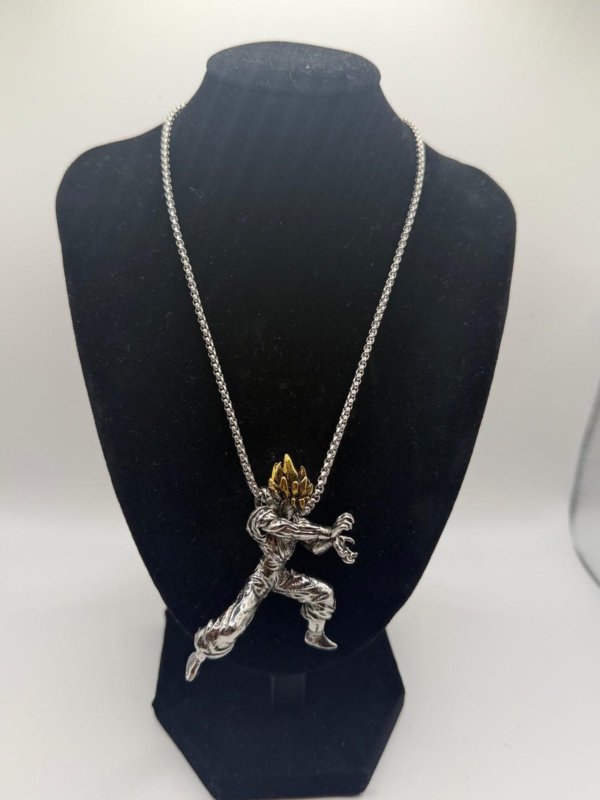 Super Saiyan Goku pendant necklace - silver body, gold hair