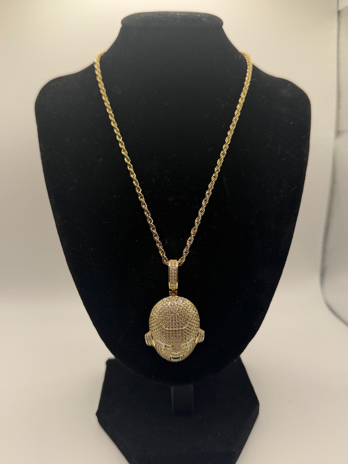 Frieza pendant necklace - gold tone smooth head